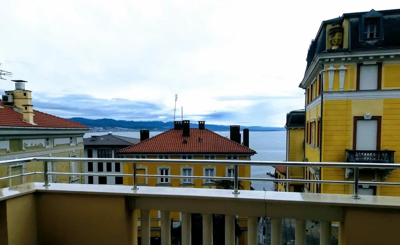 Iva, Opatija Centar Apartment