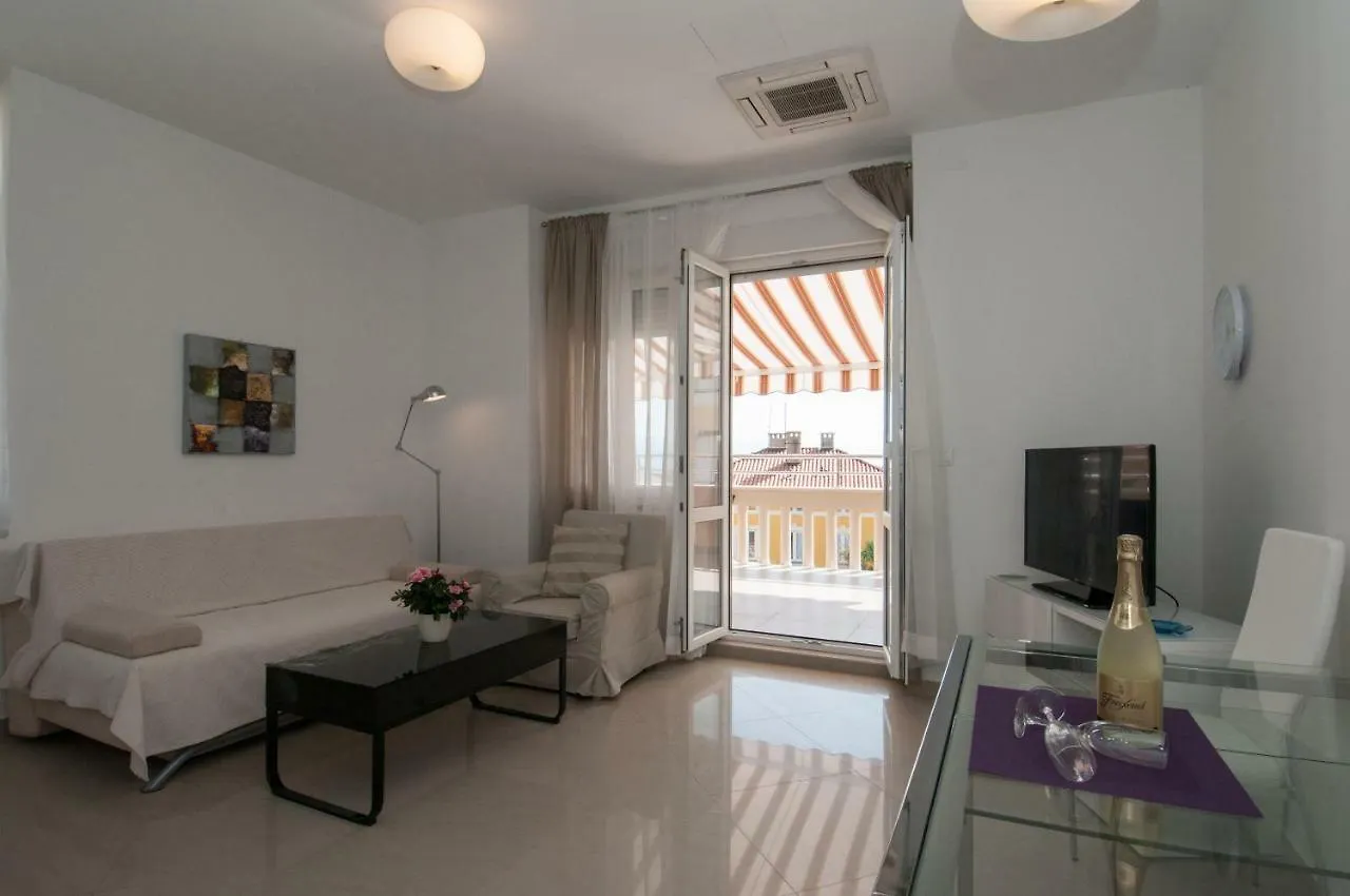 Iva, Opatija Centar Apartment
